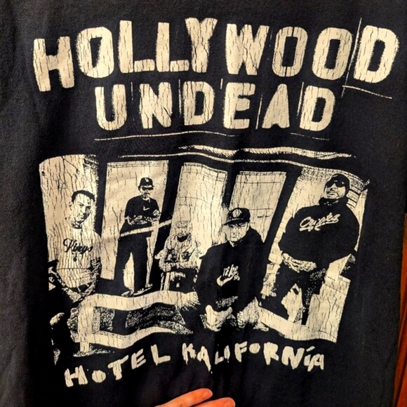 Hollywood Undead Hotel Kalifornia Collectible Tour T-Shirt. Size: Large - Picture 1 of 7